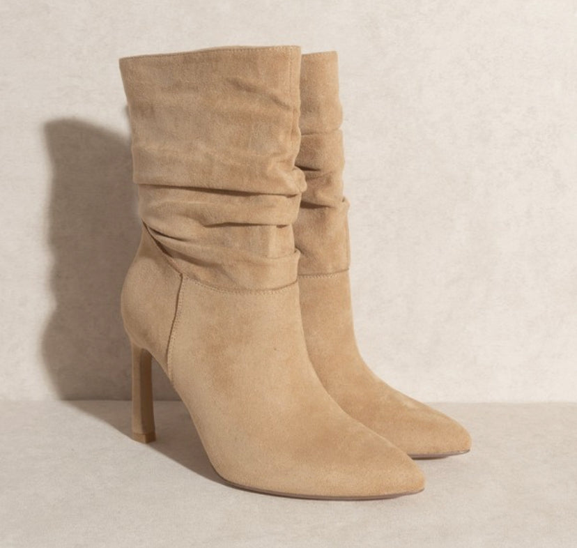 How To Tuck Jeans Into Boots