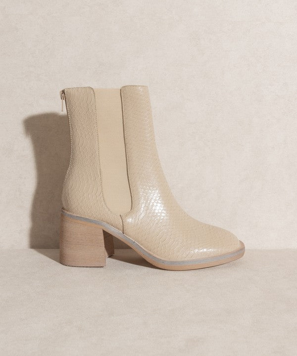 
                      
                        Oasis Society Olivia - Chelsea Heel Boots
                      
                    