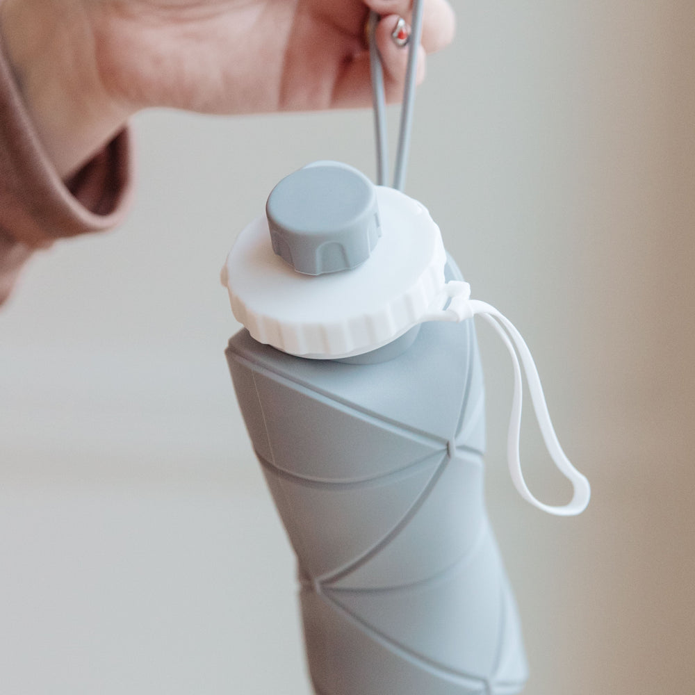 Collapsing Silicone Water Bottle in Diamond Gray