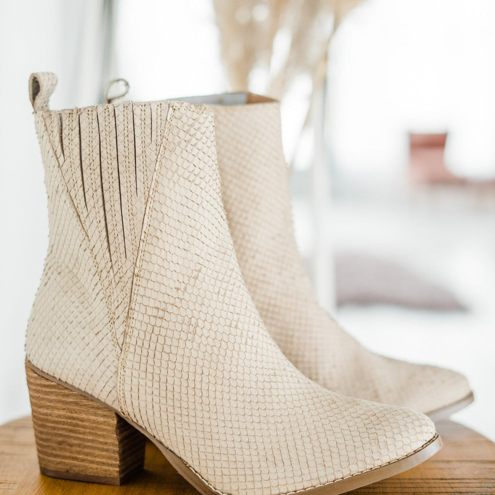 Taris Ankle Boot in Cream